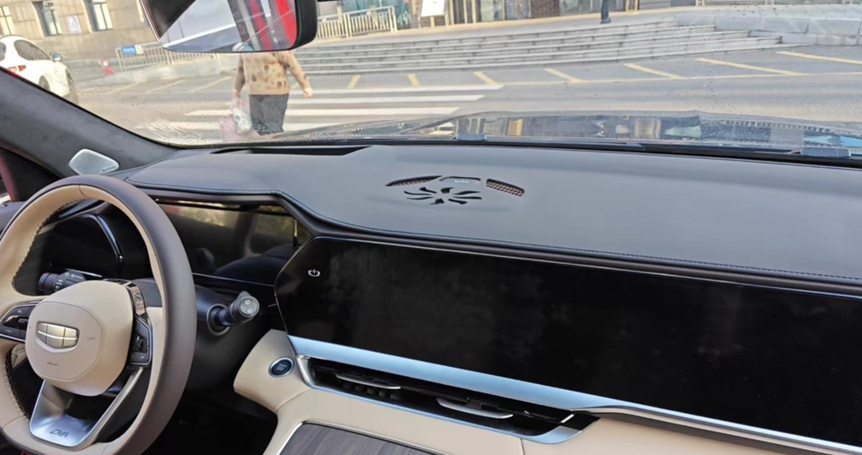 Xevaban.com ở 214 Giải Phóng là đơn vị chuyên cung cấp phụ kiện oto, đồ chơi oto, phụ tùng oto, phụ kiện monjaro, đồ chơi monjaro, xevaban, 214 giải phóng, thảm taplo monjaro, thảm chống nắng taplo monjaro, tấm che nắng taplo monjaro.